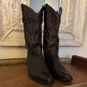 SEYCHELLES cowgirl boots. Made in Mexico real Vero Cucio Leather